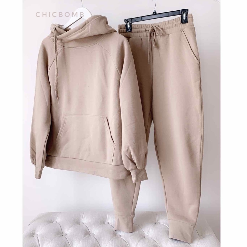 CHICBOMB - Picture 3 of 7